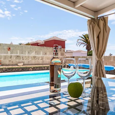 Cozy In Madronal De Fanabe With Large Private Pool ヴィラ