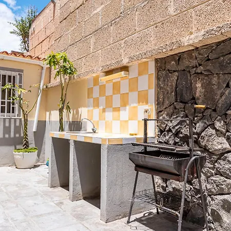 Cozy In Madronal De Fanabe With Large Private Pool ヴィラ *